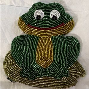 Green and Gold Beaded Frog coin bag